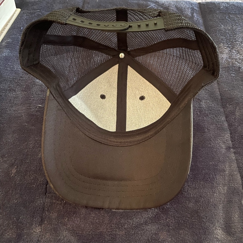 Camo Mesh Cap - Picture 3 of 3